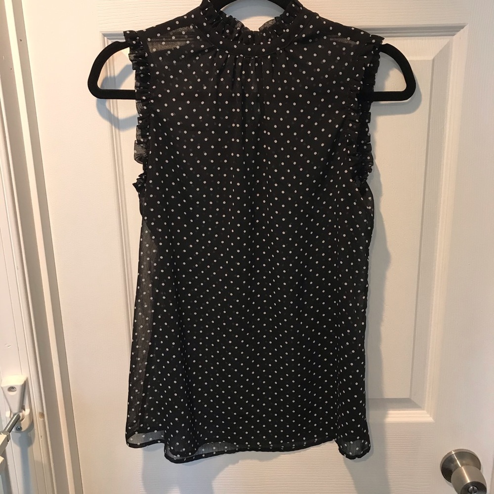 WhoWhatWear polka dot sleeveless shell blouse